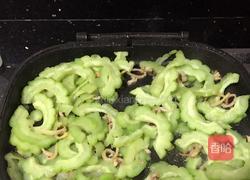 苦瓜鱿鱼炒鸡蛋的做法图解4