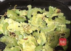 苦瓜鱿鱼炒鸡蛋的做法图解5