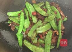 荷兰豆炒腊肉的做法图解5