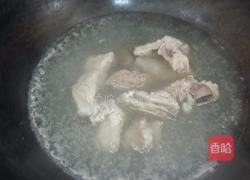 松茸排骨汤的做法图解3
