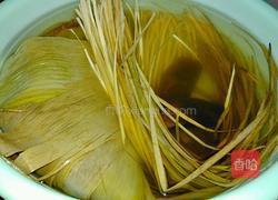 香菇花生肉粽(龙舟粽)的做法图解2