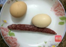 腊肠蒸鸡蛋的做法图解1