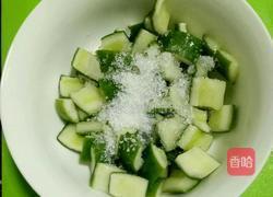 酸黄瓜的做法图解2