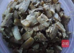 板栗绿豆沙肉粽。板栗蛋黄绿豆沙肉粽的做法图解2