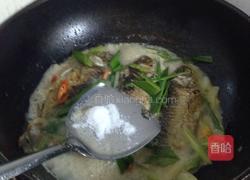水煮小鲫鱼的做法图解11