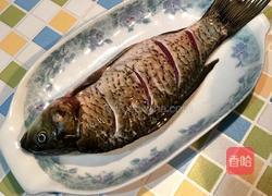 红烧鲫鱼的做法图解1