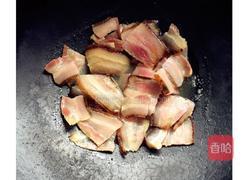 青椒炒腊肉的做法图解1