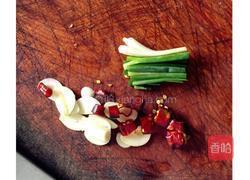 青椒炒腊肉的做法图解3