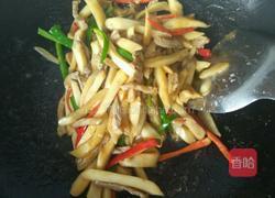 杏鲍菇炒肉丝的做法图解6