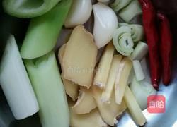 土豆炖鸡的做法图解2