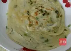 Illustration of how to make scallion pancake 8