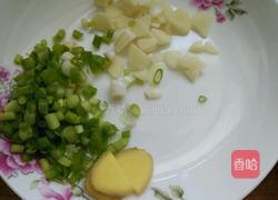 青豆鸡肉丁的做法图解2