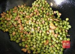 青豆鸡肉丁的做法图解5