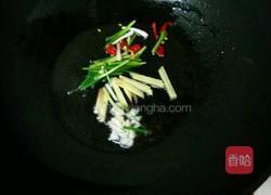 海鲜菇炒肉的做法图解3