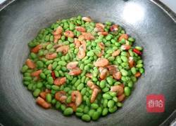 毛豆米炒虾的做法图解7