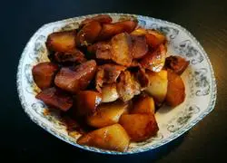 五花肉炖水萝卜