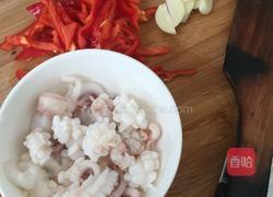 韭菜炒鱿鱼的做法图解4