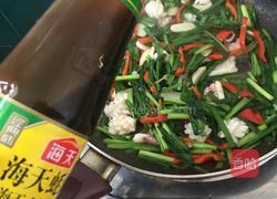 韭菜炒鱿鱼的做法图解7