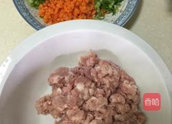 芹菜胡萝卜肉包子的做法图解2