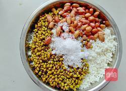 绿豆花生蜜枣粽(三角粽)的做法图解4