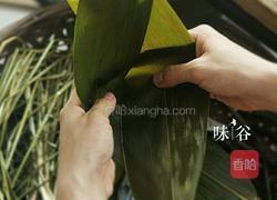 广式咸肉粽的做法图解8