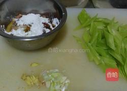 肉片莴笋的做法图解2