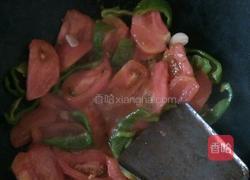 青椒番茄炒鸡蛋的做法图解3