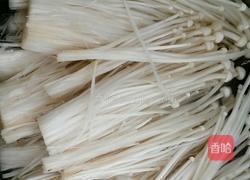 凉拌金针菇的做法图解1