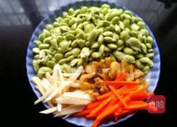 毛豆炒三丝的做法图解1