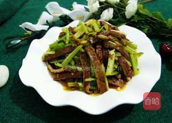 小芹菜炒湘干的做法图解8