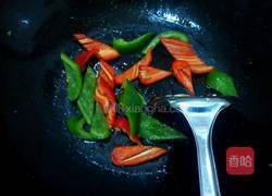 青红椒炒蛋的做法图解4