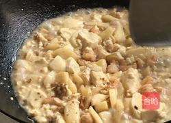 虾仁茭白炖豆腐的做法图解3