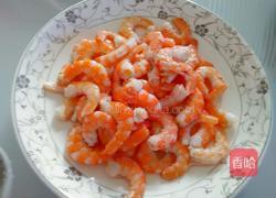 翡翠虾仁的做法图解1