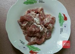 西兰花炒肉的做法图解1