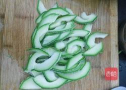 角瓜炒鸡蛋的做法图解1