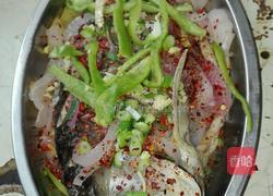 油泼清蒸鱼的做法图解4