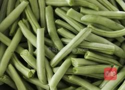 猪小排豆角焖面的做法图解2