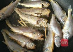 香煎小黄鱼的做法图解3