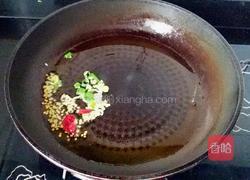 香肠炒西芹的做法图解5