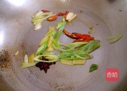 西兰花炒萝卜片的做法图解9