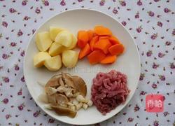 土豆焖肉饭的做法图解1