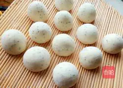 Illustration of how to make black sesame steamed buns 10