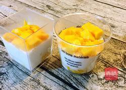 芒果椰奶冻的做法图解1