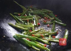 家常油豆腐炒肉的做法图解4