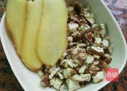 电饭煲焗鹅脚翼的做法图解1