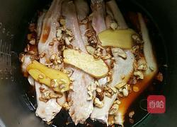 电饭煲焗鹅脚翼的做法图解4
