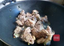 啤酒鸭炖鸡腿菇的做法图解3