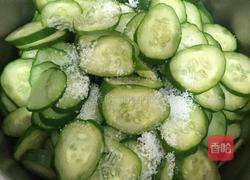 小黄瓜炒虾仁的做法图解2