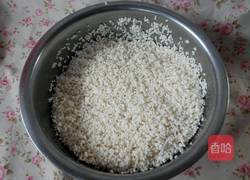 咸肉蛋黄粽的做法图解2