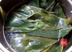 咸肉蛋黄粽的做法图解5